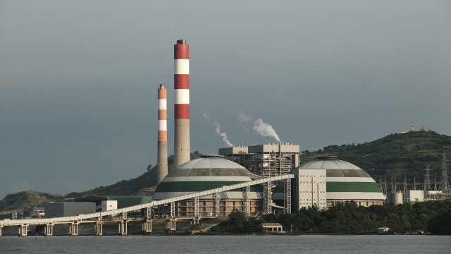 Въглищна електроцентрала във Филипините. Снимка: Bloomberg L.P.