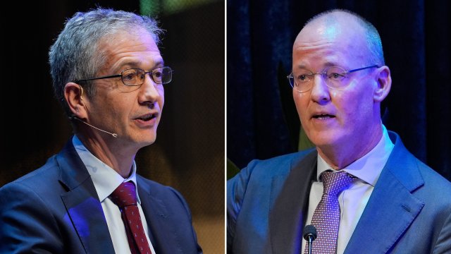 Пабло Ернандес де Кос и Клаас Кнот. Снимка: Bloomberg L.P.