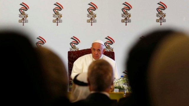 <p>
	Папа Франциск в Кайро, 28 април 2017 г. <em>Снимка: Ройтерс</em></p>
