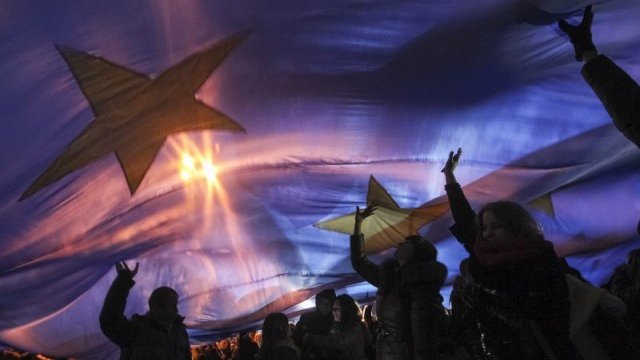 <p>
	Протестите в Украйна не стихват.<em> Снимка: Ройтерс</em></p>
