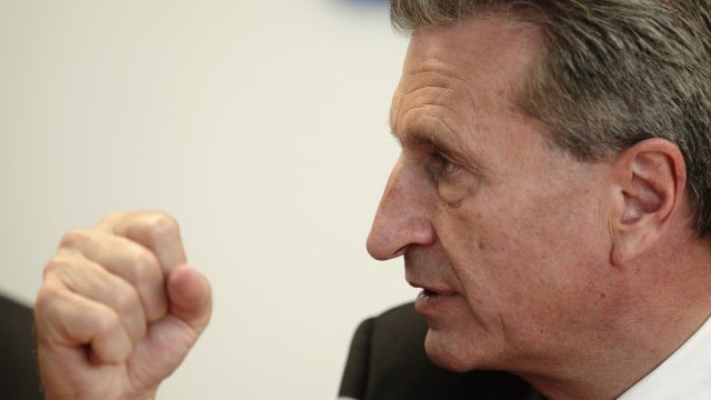 <p>
	Йотингер: Не мисля, че руският президент иска да превърне енергийните доставки в инструмент на своята политика. <em>Снимка: Ройтерс</em></p>
