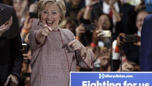 <p>
	Кандидатът на демократите Хилари Клинтън по време на победната ѝ реч. <em>Снимка: Ройтерс</em></p>
