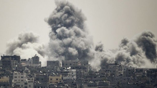 <p>
	Съветът за сигурност призовава за постигане на &ldquo;цялостен мир, основан на визията за две демократични държави&quot;. <em>Снимка: Ройтерс</em></p>
