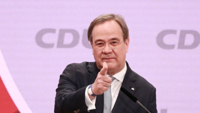 <p>
	Новият лидер на ХДС Армин Лашет може и да се размине с канцлерския пост. <em>Снимка: Christian Marquardt/Bloomberg</em></p>
