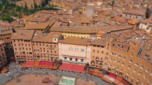 <p>
	Пиаца дел Кампо в Сиена. <em>Снимка: pixabay.com</em></p>
