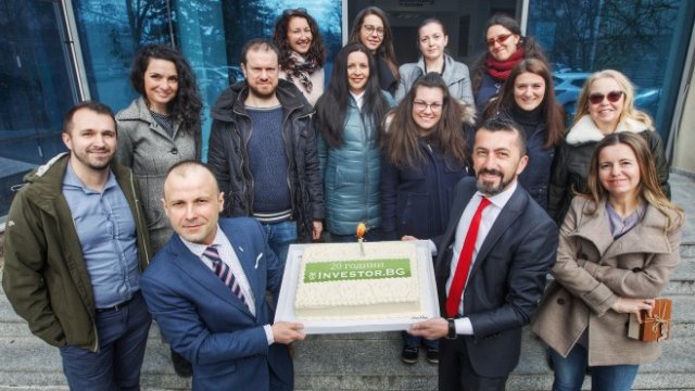 Investor.bg учредява стипендия за магистърска програма „Финанси“ във ВУЗФ