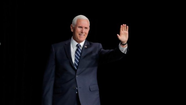 <p>
	Американският вицепрезидент Майк Пенс. <em>Снимка: Ройтерс</em></p>
