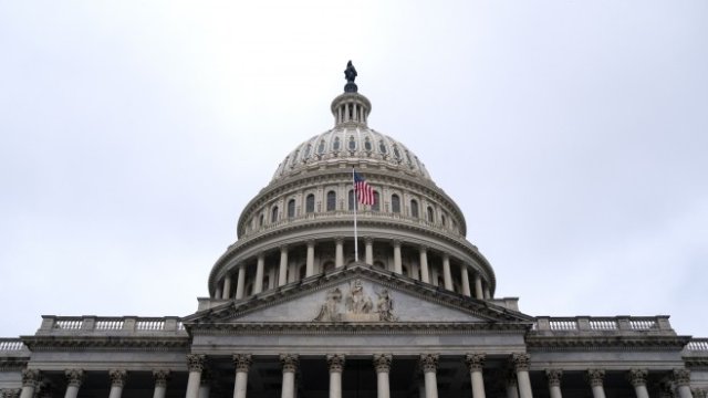 Сенатът гласува инфраструктурен пакет за 550 млрд. долара	