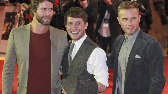 <p>
	Британската банда Take That създава специално песента When We Were Young за основна тема на &bdquo;Тримата мускетари&ldquo;. Музикантите при световната премиера на лентата в Лондон. <em>Снимка: Ройтерс</em></p>
