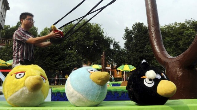 <p>
	Angry Birds се оказа не просто игра, а цяла индустрия. На снимката - тематичен увеселителен парк в Китай.&nbsp;<em>Снимка: Ройтерс</em></p>
