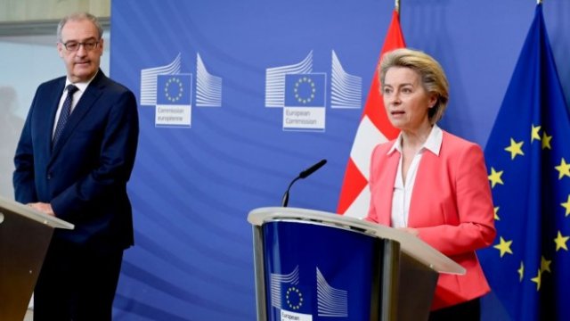 <p>
	Президентът на Швейцария Гай Пармелин с председателя на ЕК Урсула фон дер Лайен. <em>Снимка: ЕК</em></p>
