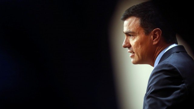 <p>
	Педро Санчес отказва да управлява с Рахой. <em>Снимка: Ройтерс</em></p>
