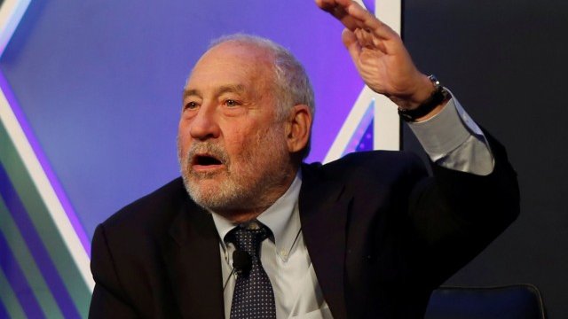 <p>
	Стиглиц:&nbsp;Без допълнителни дълбоки реформи самият валутен съюз няма да продължи да функционира. <em>Снимка: Ройтерс</em></p>
