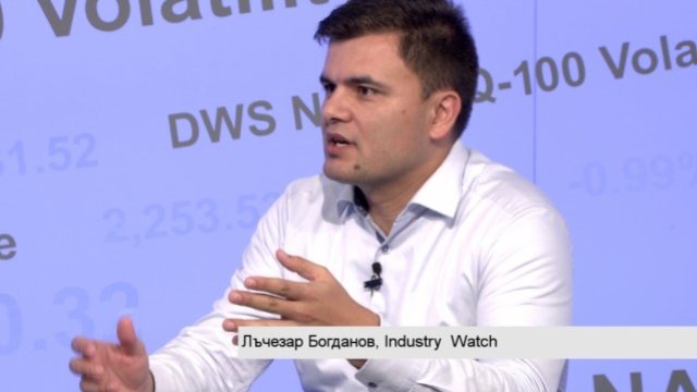 <p>
	Икономистът от Industry Watch Лъчезар Богданов. <em>Снимка:&nbsp;Bloomberg TV Bulgaria</em></p>

