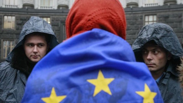 <p>
	Протестите в Украйна не спират.<em> Снимка: Ройтерс</em></p>
