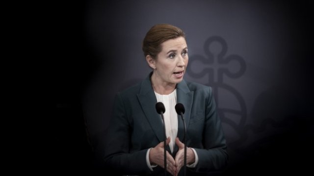 <p>
	Датският премиер мете Фредериксен. Снимка:&nbsp;<em>EPA/LISELOTTE SABROE&nbsp;</em></p>
