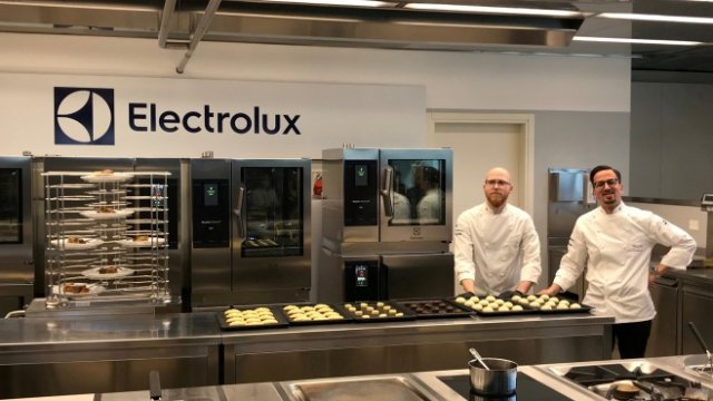 <p>
	Завод на Electrolux в Перденоне, Италия<em>. Снимка: Ройтерс&nbsp;</em></p>
