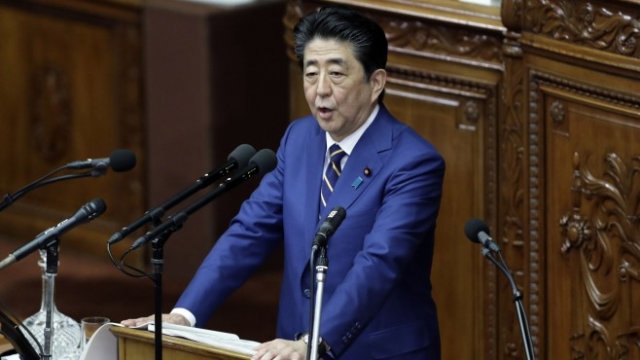 <p>
	Япония има нужда от повече Абеномика. <em>Снимка: Bloomberg</em></p>
