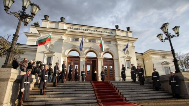 Експерти: Четворната коалиция залага на карта парламентаризма