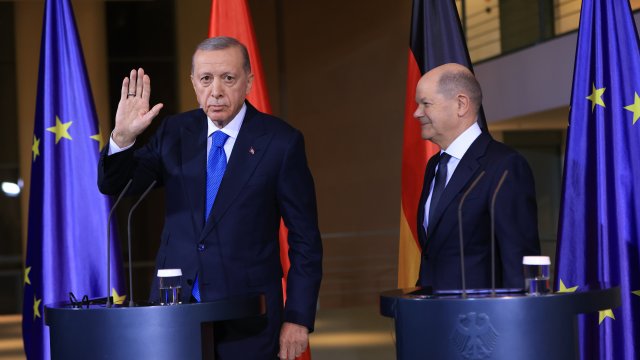 Реджеп Ердоган по време на посещението си в Германия през ноември. Снимка: Krisztian Bocsi/Bloomberg