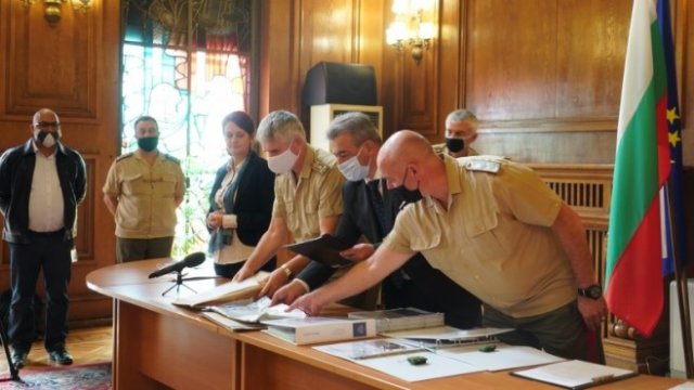 <p>
	<em>Снимка: Министерство на отбраната</em></p>
