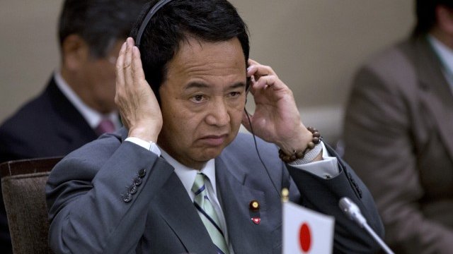 <p>
	Акира Амари:&nbsp;&bdquo;Ако данните се окажат слаби, (правителствена) помощ ще бъде нужна&quot;. <em>Снимка: Ройтерс</em></p>
