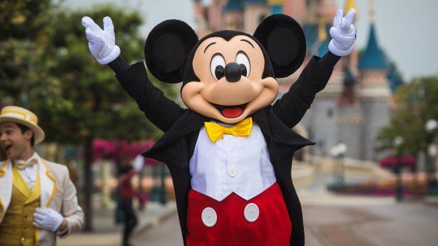 Снимка:  EPA/CHRISTOPHE PETIT TESSON  MARNE