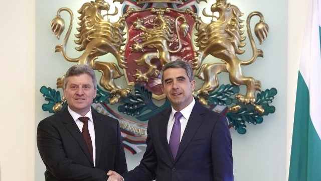 <p style="text-align: justify;">
	Георге Иванов и Росен Плевнелиев.<em> Снимка: Прессекретариат на държавния глава</em></p>
