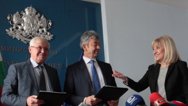 <p>
	<em style="color: rgb(102, 102, 102); font-family: "PT Sans", sans-serif; font-size: 13px;">Снимка: Димитър Кьосемарлиев, Investor Media Group</em></p>
