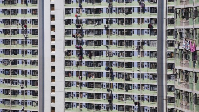 <p>
	Жилищен блок в Хонконг, Снимка: Ройтерс</p>
