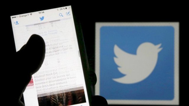 Twitter избра да не блокира Алекс Джоунс