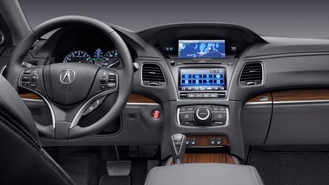 <p>
	Автомобилът е натъпкан с екстри.<em>&nbsp;Снимка: Acura&nbsp;</em></p>
