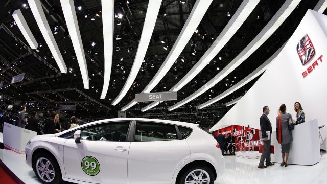 <p>
	Надеждата на Seat се нарича Leon. <em>Снимка: Ройтерс</em></p>
