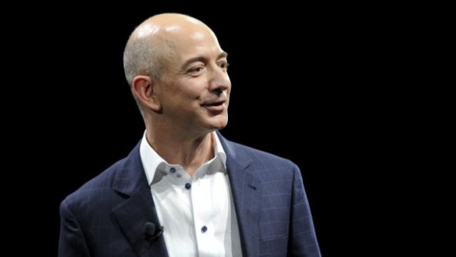 <p>
	Джеф Безос. <em>Снимка: Архив Ройтерс</em></p>
