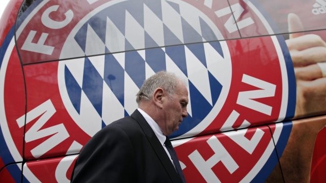 <p>
	Бордът на директорите на&nbsp;&nbsp;Байерн (Мюнхен) стои зад Хьонес. <em>Снимка: архив Ройтерс</em></p>
