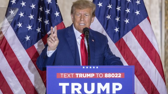 Тръмп по време на изявлението в своето имение. Снимка: . EPA/CRISTOBAL HERRERA-ULASHKEVICH