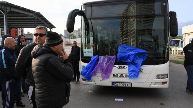 София е без наземен градски транспорт за пети пореден ден