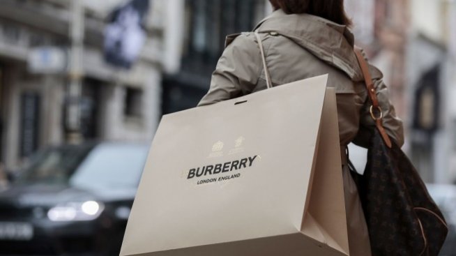 Ограниченията в Китай засегнаха продажбите и на Burberry