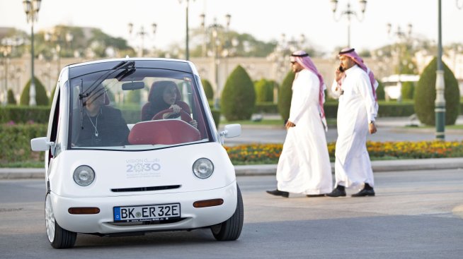 Електромобилните мечти на Саудитска Арабия се сблъскват със суровата реалност