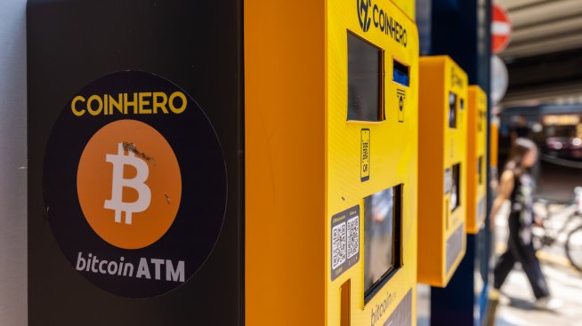 Биткойн миньорите залагат на две различни стратегии за оцеляване след разполовяването