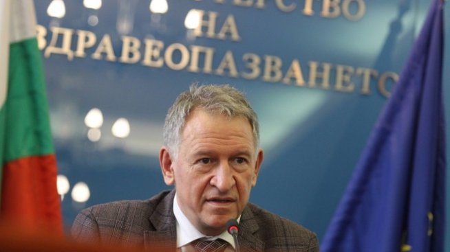 МЗ: Смъртността от COVID сега е с една трета по-ниска от предишните вълни