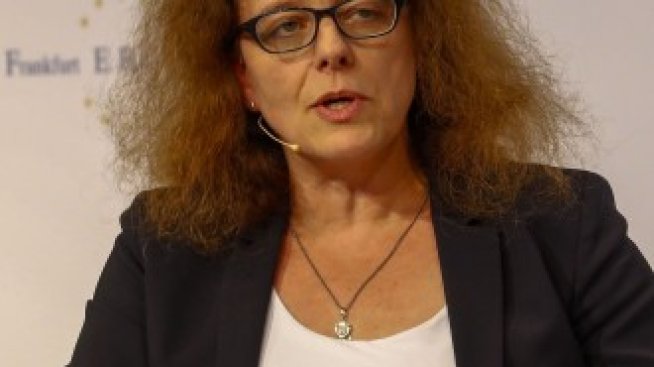 Шнабел: ЕЦБ не може да пренебрегва поскъпването на жилищата, оценяйки инфлацията