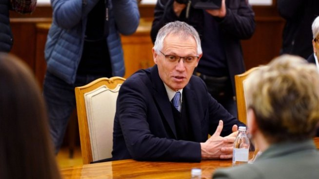 Карлос Таварес: Автоиндустрията ще се сблъска с недостиг на батерии и суровини