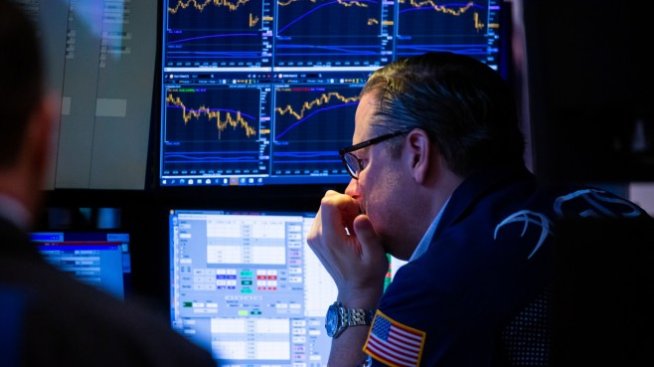 Индексите на Wall Street започват търговията с ръстове в опит да се възстановят*