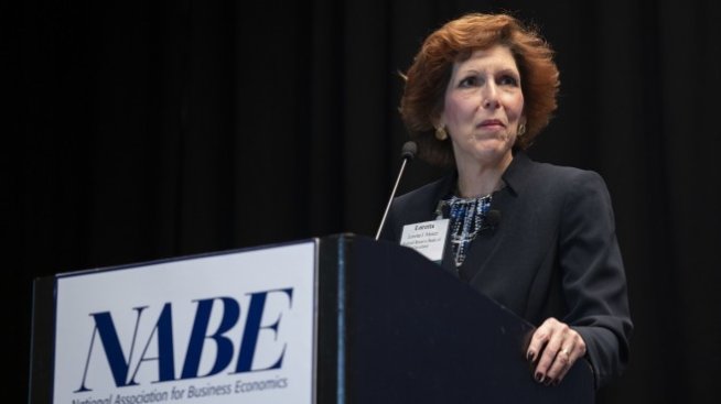 Местер не изключва по-голямо увеличение на лихвата, но само при упорита инфлация