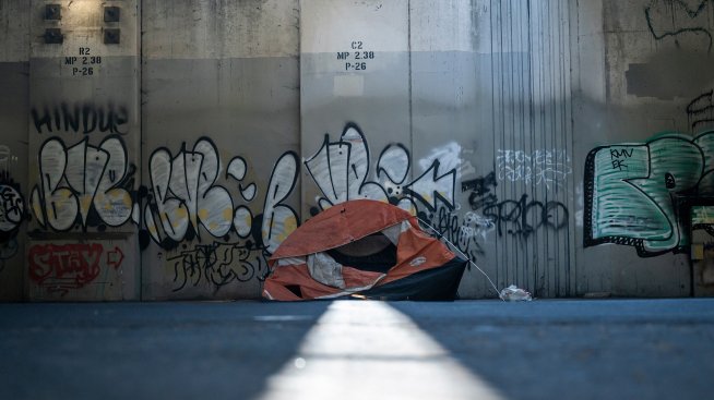 Мигрантската криза тласна броя на бездомниците в САЩ до рекорден връх