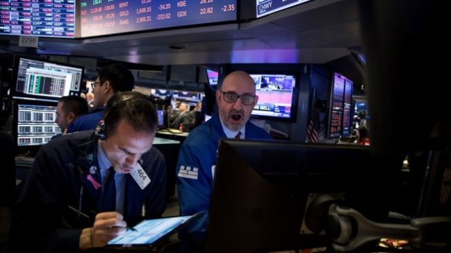Dow затвори със спад за първи път от пет сесии насам