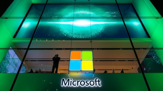 Microsoft съкращава служители, докато започва новата си фискална година