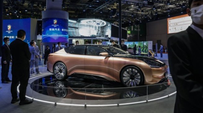 Китайската Evergrande си остава конкурент на Tesla само на хартия