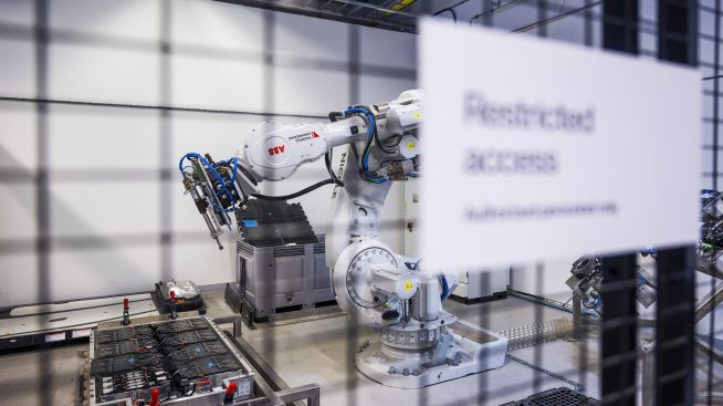 Швеция ще предостави финансова помощ за съкратените от Northvolt служители